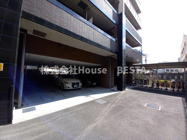 エステムプラザ神戸西Ⅴミラージュの駐車場