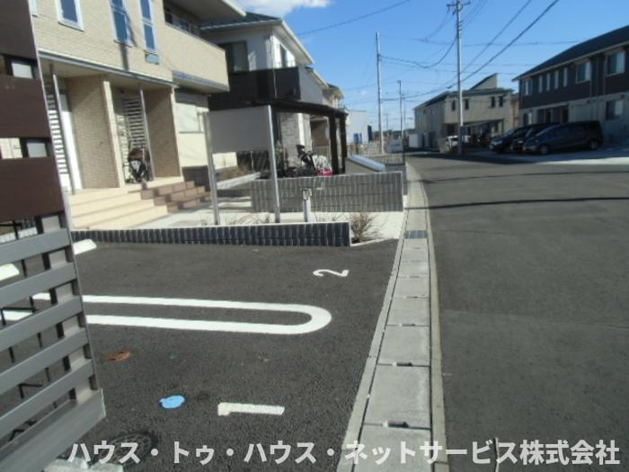 グランビスタＣの駐車場
