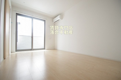 【洋室】 | エクシードⅠ | 明るくて使いやすい洋室