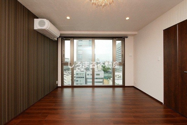 プレジオ鎗屋町の洋室