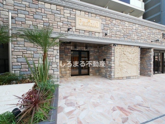 プレジオ鎗屋町のエントランス