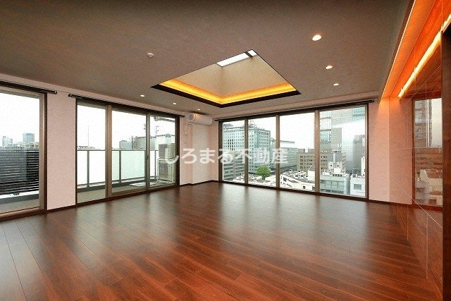 プレジオ鎗屋町の居間・リビング