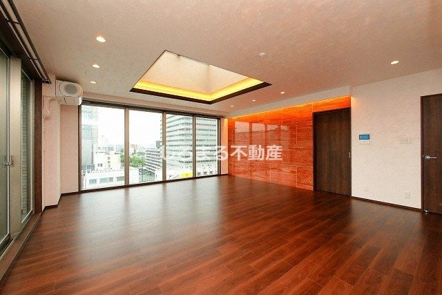 プレジオ鎗屋町の居間・リビング