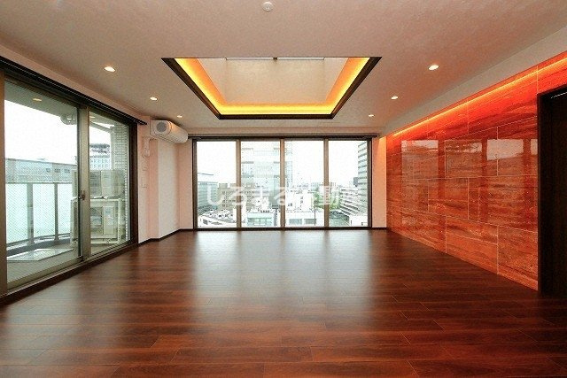 プレジオ鎗屋町のロビー