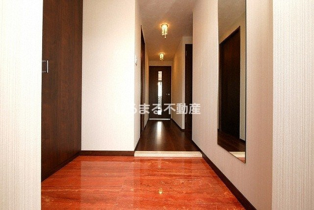 プレジオ鎗屋町の玄関