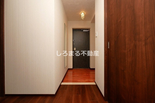 プレジオ鎗屋町の玄関