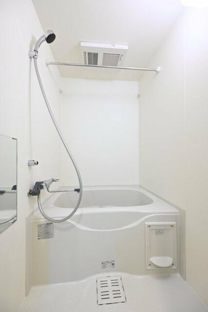 プレールドゥーク西川口の浴室