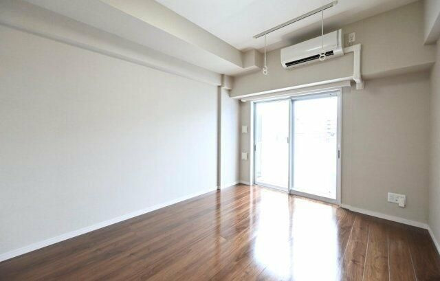 プレールドゥーク西川口の居間・リビング