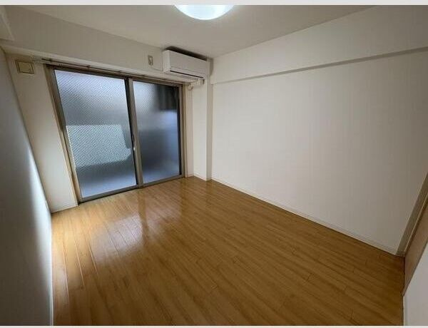 グランパシフィック十三の洋室