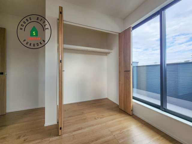 小郡市大保第4-2棟（1号棟）の内観：施工例|大きなスペースがあり、収納には困りません。