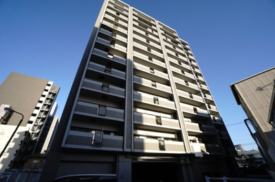 【外観】 | 【上質リノベ】舟入中町パーク・ホームズ | 【耐震性】
耐震性の高さを判断するポイントは、
建築確認申請日が1981年6月1日以降の
新耐震基準に適合しているかどうか。
震度６程度の大地震でも
建物が崩壊しないレベルが基準になりました。