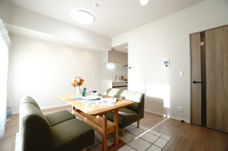 【居間・リビング】 | 【上質リノベ】舟入中町パーク・ホームズ | 室内（2025年10月17日7：00頃）撮影