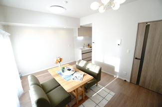 【居間・リビング】 | 【上質リノベ】舟入中町パーク・ホームズ | 室内（2025年10月17日7：00頃）撮影