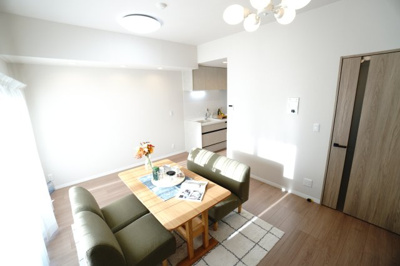 【居間・リビング】 | 【上質リノベ】舟入中町パーク・ホームズ | 室内（2025年10月17日7：00頃）撮影