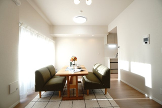 【居間・リビング】 | 【上質リノベ】舟入中町パーク・ホームズ | 室内（2025年10月17日7：00頃）撮影