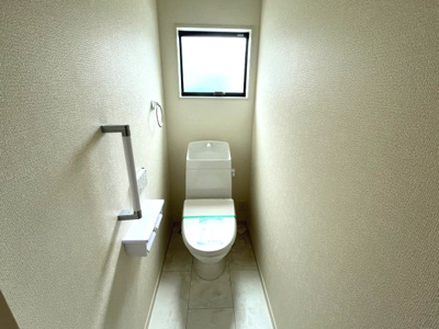 【トイレ】 | 【20万円ｷｬｯｼｭﾊﾞｯｸ対象物件】リーブルガーデン北葛城郡上牧町上牧全2棟 1号棟 | 施工例写真