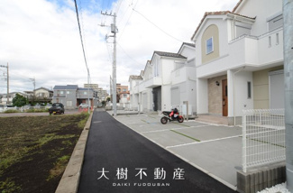 【前面道路含む現地写真】