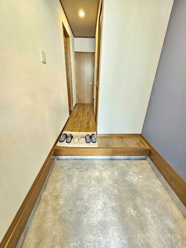 泉町1丁目　中古一戸建ての玄関|■物件内覧・資金計画相談・住宅ローン相談、リフォーム相談、お問合せ受付中■
※当日・翌日のご内覧、ご相談はお電話でのお問合せがスムーズです！