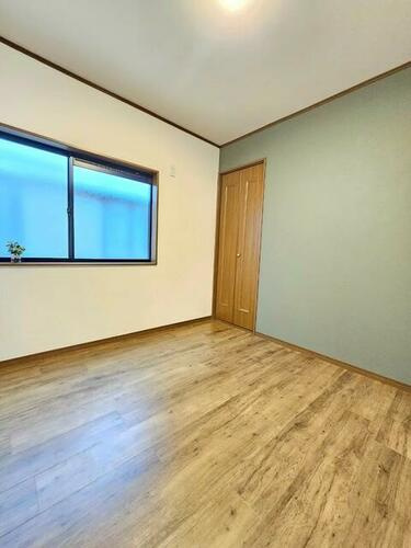 泉町1丁目　中古一戸建ての洋室|洋室4.5帖
■物件内覧・資金計画相談・住宅ローン相談、リフォーム相談、お問合せ受付中■
※当日・翌日のご内覧、ご相談はお電話でのお問合せがスムーズです！