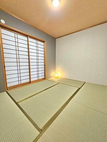 泉町1丁目　中古一戸建ての和室|和室6.0帖
■物件内覧・資金計画相談・住宅ローン相談、リフォーム相談、お問合せ受付中■
※当日・翌日のご内覧、ご相談はお電話でのお問合せがスムーズです！