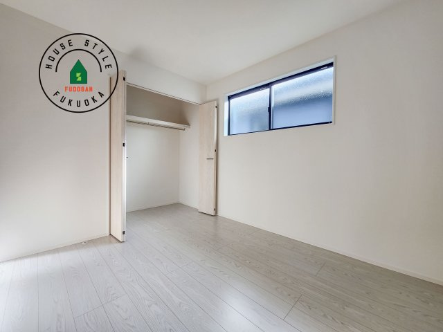 小郡市大保第4-2棟（2号棟）の内観：施工例|柔らかい陽光が差し込む明るいお部屋を演出する設計。彩光の取れる窓が気持ちの良いお部屋を創り上げます。