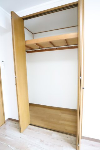 大阪市都島区都島南通２丁目の賃貸マンションの収納