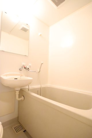 大阪市都島区都島南通２丁目の賃貸マンションの浴室