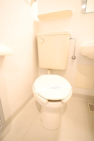 大阪市都島区都島南通２丁目の賃貸マンションのトイレ