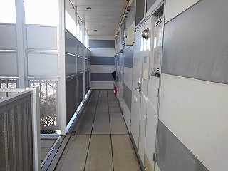 レオパレスサンライトの玄関