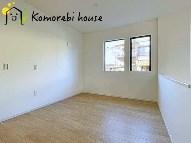 桶川市坂田　7期　新築一戸建て　グレース　01の収納|収納付きでゆとりのある空間。寝室としても、子ども部屋としても使え、衣類やおもちゃもスッキリ片付く快適な部屋。