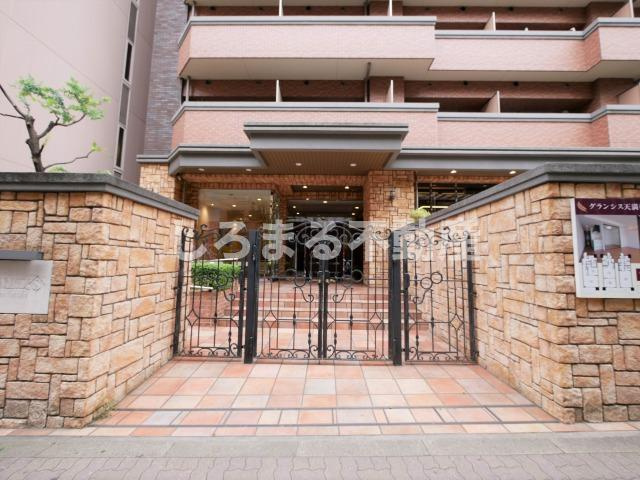 グランシス天満橋のエントランス