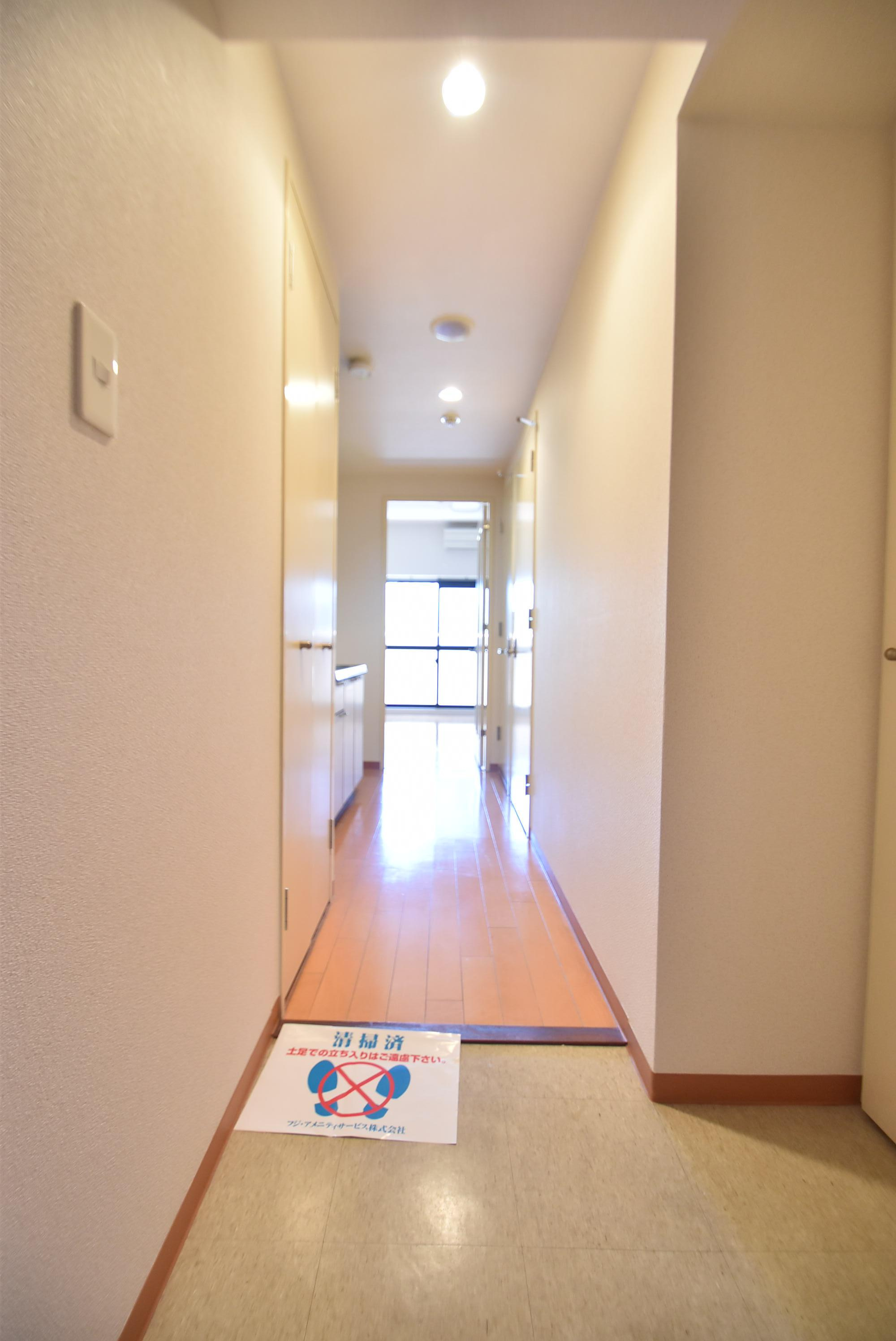 大阪市都島区片町２丁目の賃貸マンションの玄関