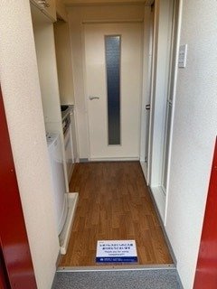 レオパレスＯＺＡＫＩの玄関