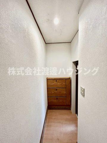 西宮市東鳴尾町１丁目の一戸建ての玄関