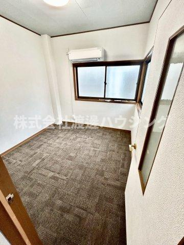 西宮市東鳴尾町１丁目の一戸建ての洋室