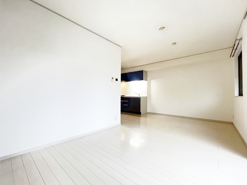 ヴィラージュ志伊Ⅲの居間・リビング|ゆったりとした居間です☆