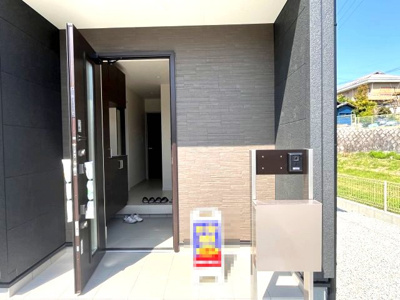 【玄関】 | 【20万円ｷｬｯｼｭﾊﾞｯｸ対象物件】リーブルガーデン北葛城郡上牧町上牧全2棟 2号棟