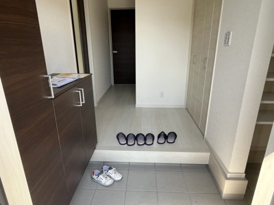【玄関】 | 【20万円ｷｬｯｼｭﾊﾞｯｸ対象物件】リーブルガーデン北葛城郡上牧町上牧全2棟 2号棟