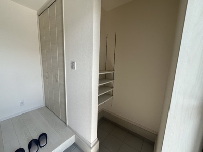 【玄関】 | 【20万円ｷｬｯｼｭﾊﾞｯｸ対象物件】リーブルガーデン北葛城郡上牧町上牧全2棟 2号棟 | 施工例写真