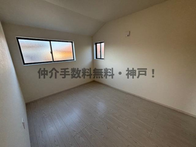 【洋室】 | 神戸市西区桜が丘西町3丁目　新築戸建　仲介手数料無料！ | 使い勝手のいい洋室です