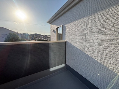 【バルコニー】 | 神戸市西区桜が丘西町3丁目　新築戸建　仲介手数料無料！ | バルコニー付きです