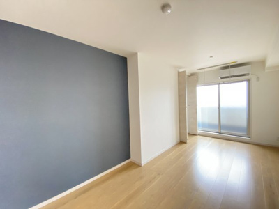 【居間・リビング】 | ＴＫアンバーコート浜寺 | ゆったりとした居間です