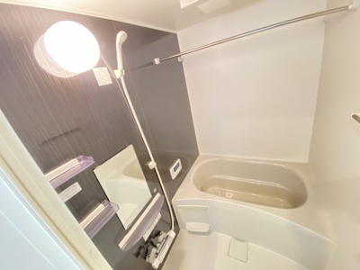 【浴室】 | ＴＫアンバーコート浜寺 | 落ち着いた空間のお風呂です