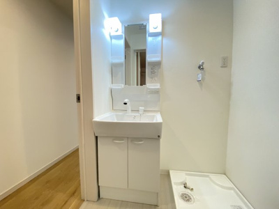 【洗面所】 | ＴＫアンバーコート浜寺 | 脱衣スペースもあります