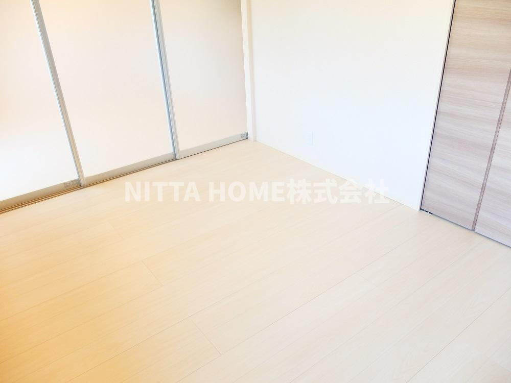 Y’s court 横田の寝室|独立している４．５帖の洋室です＊