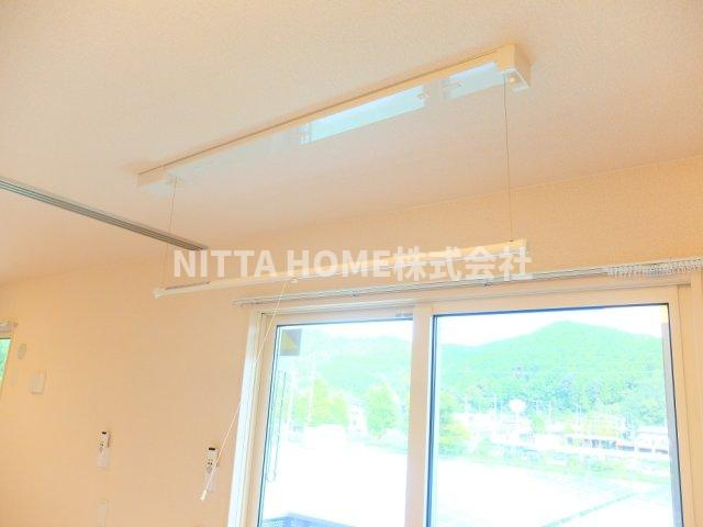 Y’s court 横田のその他共用部分|室内物干しを設置しています☆彡