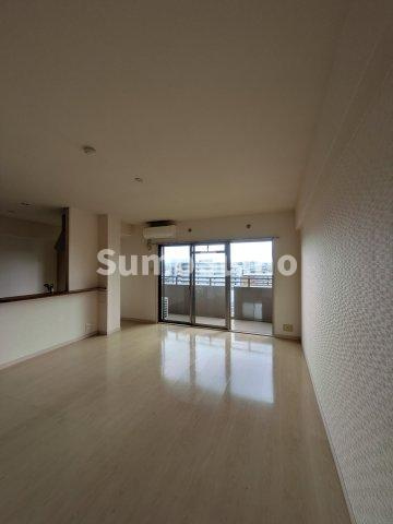 サン・ビオ空港通りⅡの居間・リビング