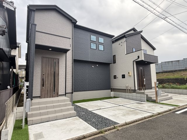 GRAFARE名古屋市打出3期｜名古屋市の戸建ならホームアップの駐車場|並列2台駐車可能