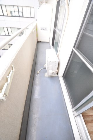 大阪市城東区中央１丁目の賃貸マンションのバルコニー