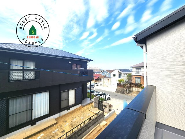 春日市白水ヶ丘2丁目第4-2棟（1号棟）の展望|窓から緑が見える物件も魅力的です。